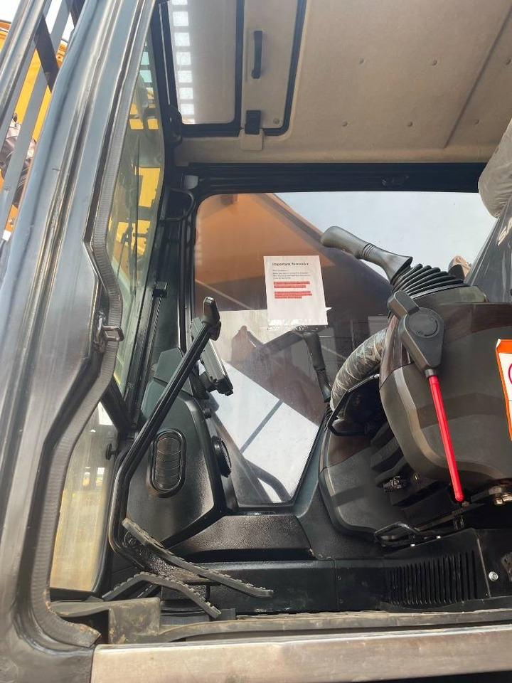 Sany SY 550 H - Ekskavator me zinxhirë: foto 5 Sany SY 550 H - Ekskavator me zinxhirë: foto 5