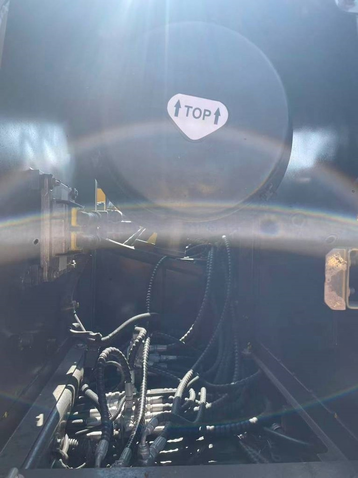 Volvo EC 240 - Ekskavator me zinxhirë: foto 3 Volvo EC 240 - Ekskavator me zinxhirë: foto 3