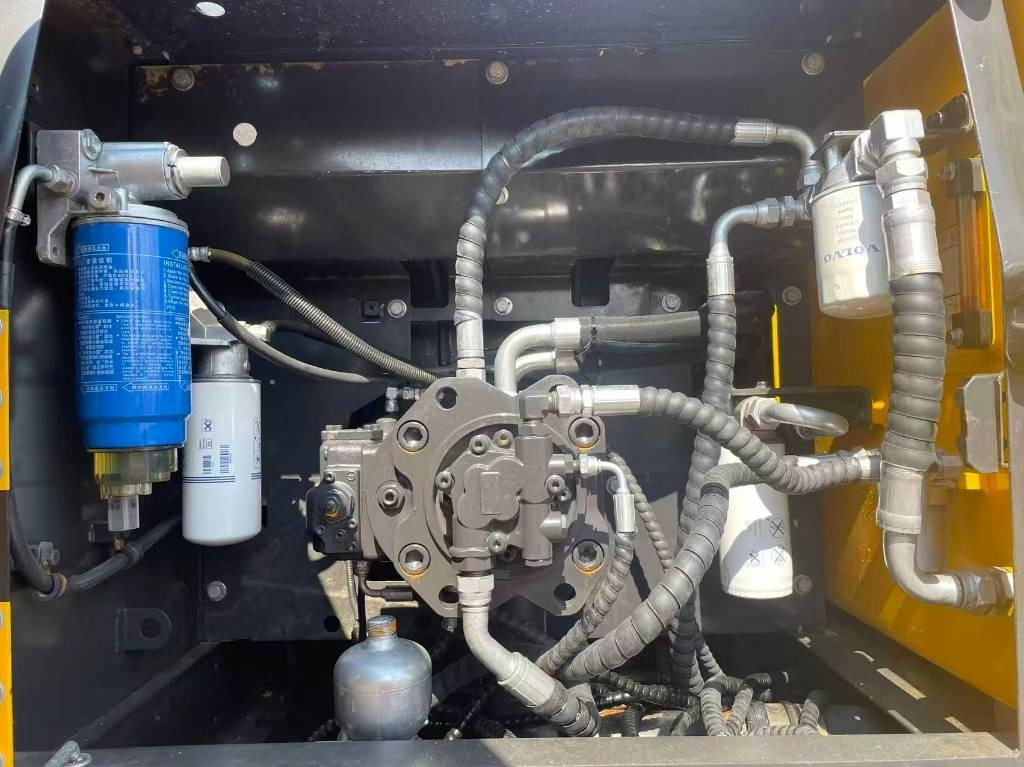 Ekskavator me zinxhirë Volvo EC 240: foto 8 Ekskavator me zinxhirë Volvo EC 240: foto 8