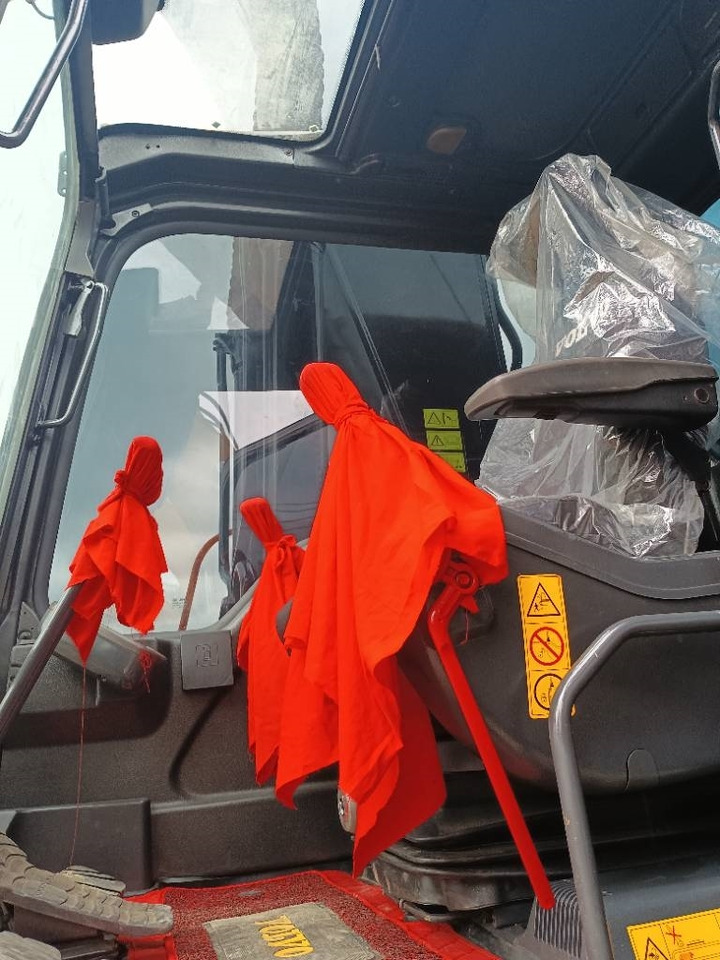 Volvo EC 290 - Ekskavator me zinxhirë: foto 3 Volvo EC 290 - Ekskavator me zinxhirë: foto 3