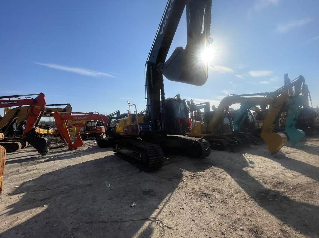 Volvo EC300 - Ekskavator me zinxhirë: foto 3 Volvo EC300 - Ekskavator me zinxhirë: foto 3