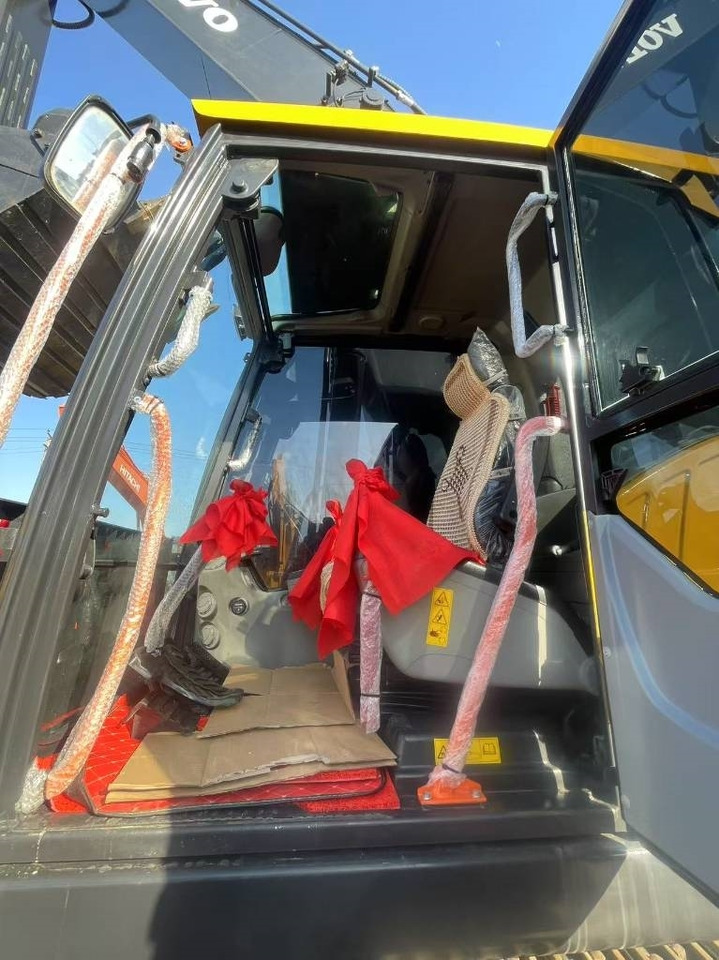 Volvo EC300 - Ekskavator me zinxhirë: foto 2 Volvo EC300 - Ekskavator me zinxhirë: foto 2