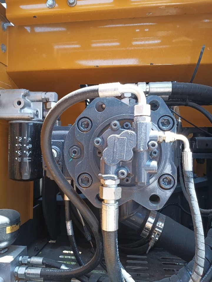 XCMG XE 215 DA - Ekskavator me zinxhirë: foto 5 XCMG XE 215 DA - Ekskavator me zinxhirë: foto 5