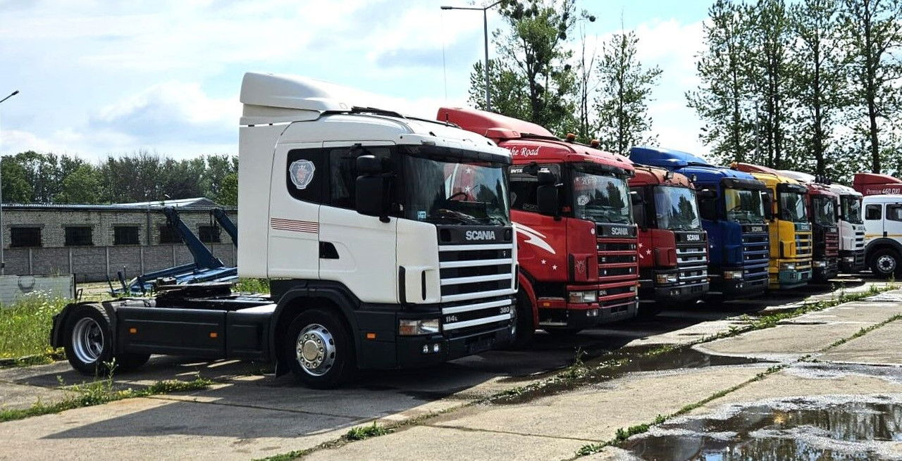 Scania 114,124 - Gjysmë-kamion: foto 1 Scania 114,124 - Gjysmë-kamion: foto 1