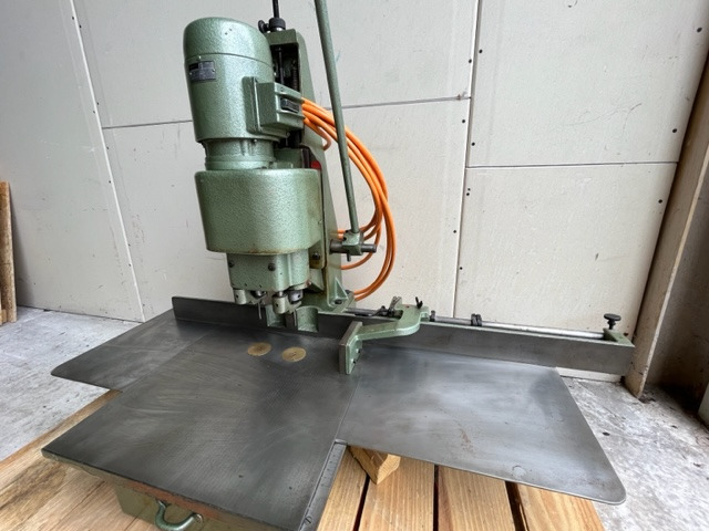 Hang Papierbohrermaschine 136 D - Makinë printimi: foto 2 Hang Papierbohrermaschine 136 D - Makinë printimi: foto 2