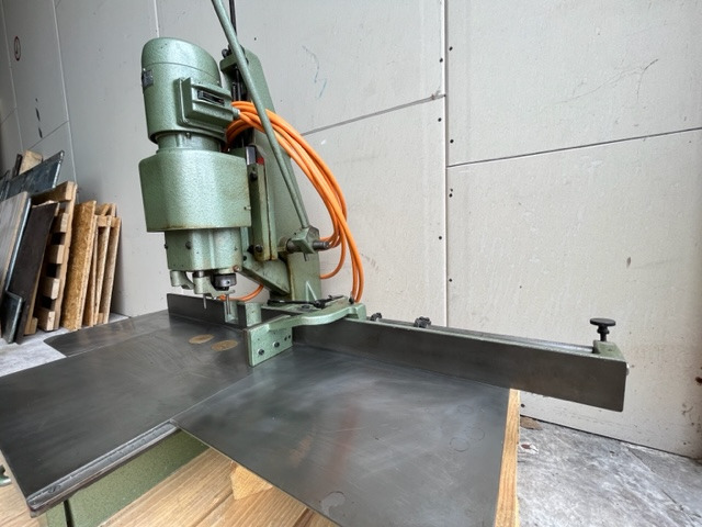 Hang Papierbohrermaschine 136 D - Makinë printimi: foto 3 Hang Papierbohrermaschine 136 D - Makinë printimi: foto 3