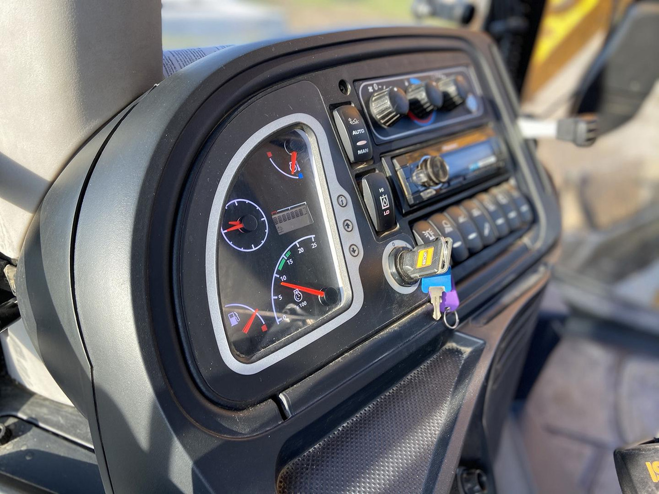 Fadromë me shkarkim nga prapa JCB 4CX ECO, Joystic, Traktobager: foto 17