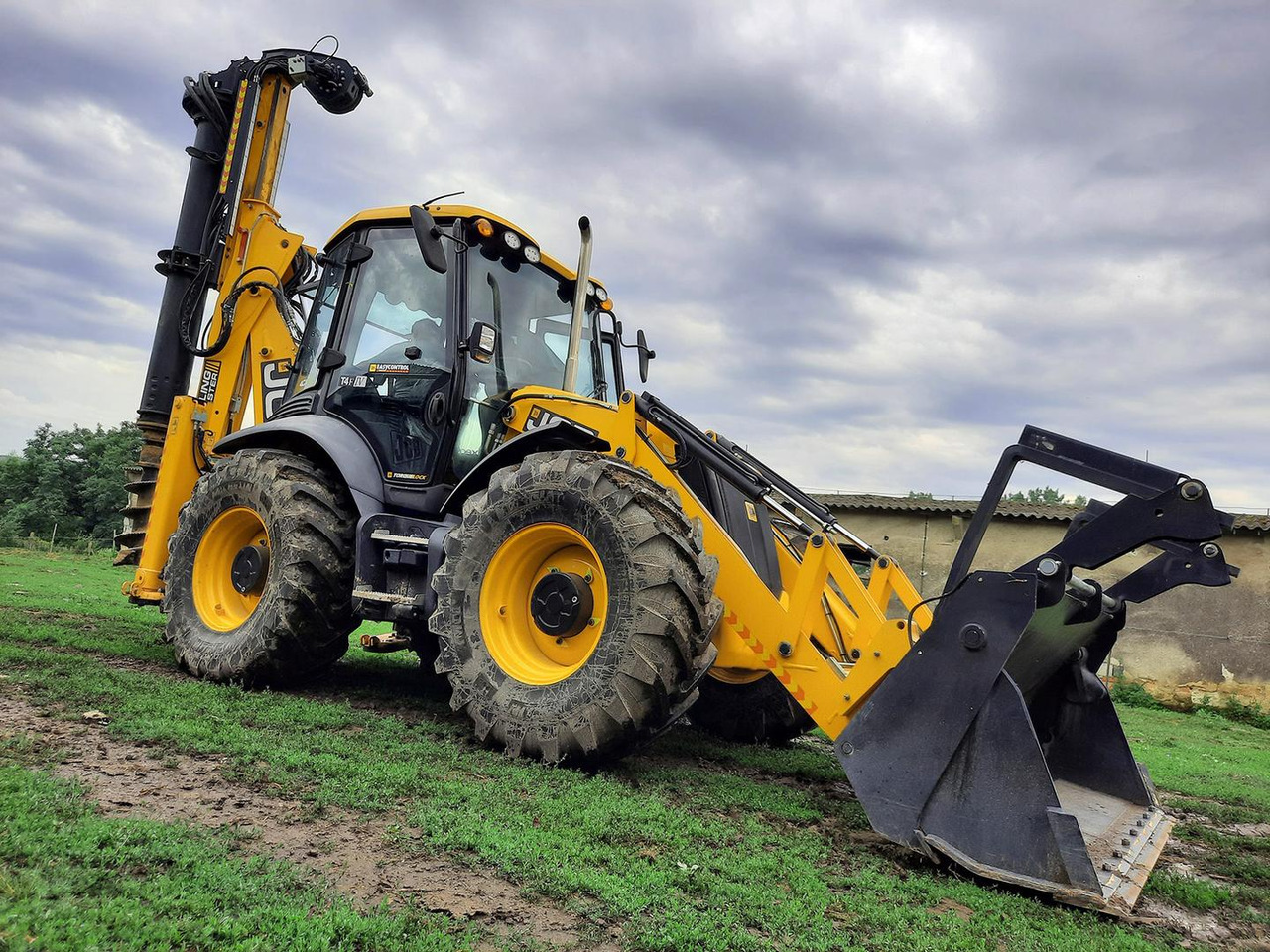 JCB 4CX, Vrtná súprava, Traktobager - Fadromë me shkarkim nga prapa: foto 4 JCB 4CX, Vrtná súprava, Traktobager - Fadromë me shkarkim nga prapa: foto 4