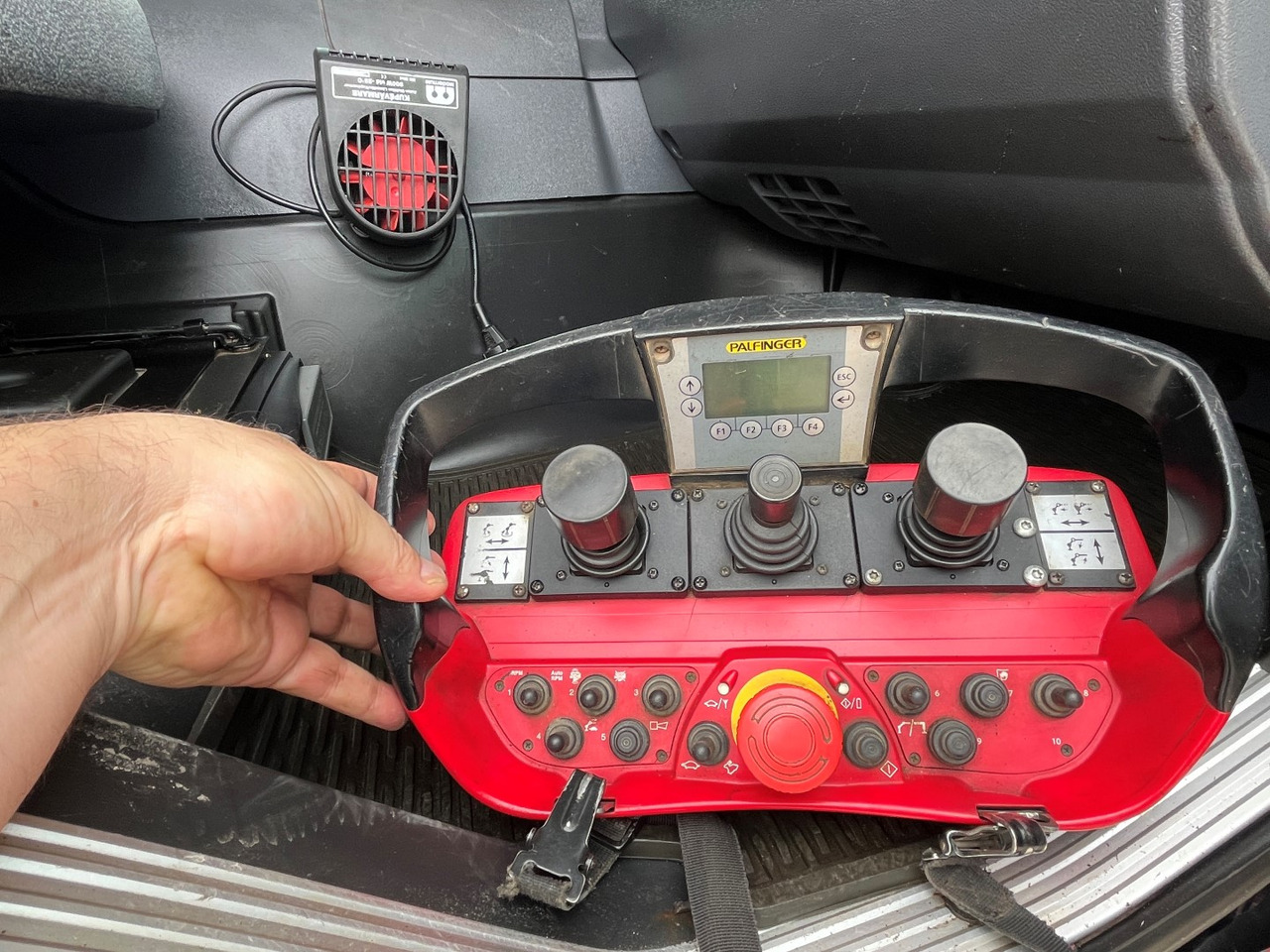 Kamion me karroceri të hapur, Kamion me vinç SCANIA P320, +RC, valník Crane PK 20002: foto 20