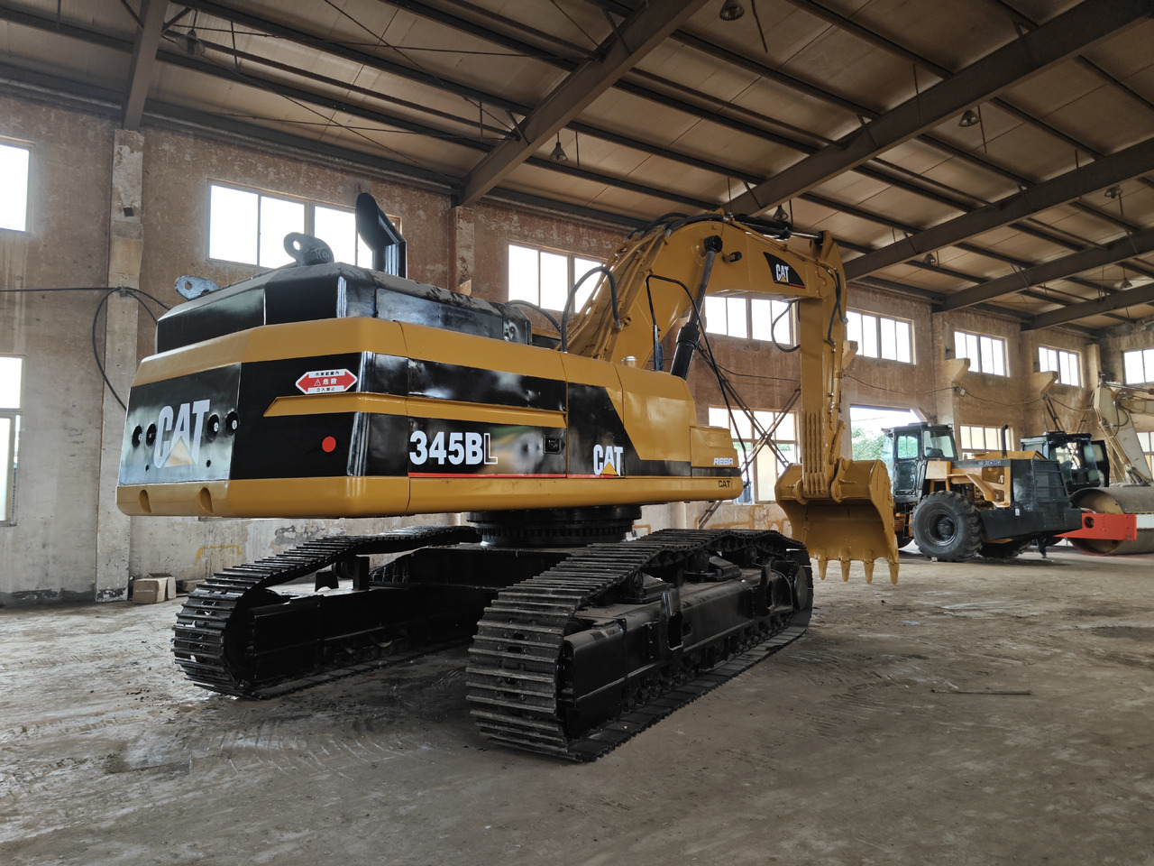 CATERPILLAR 345B - Ekskavator me zinxhirë: foto 2 CATERPILLAR 345B - Ekskavator me zinxhirë: foto 2