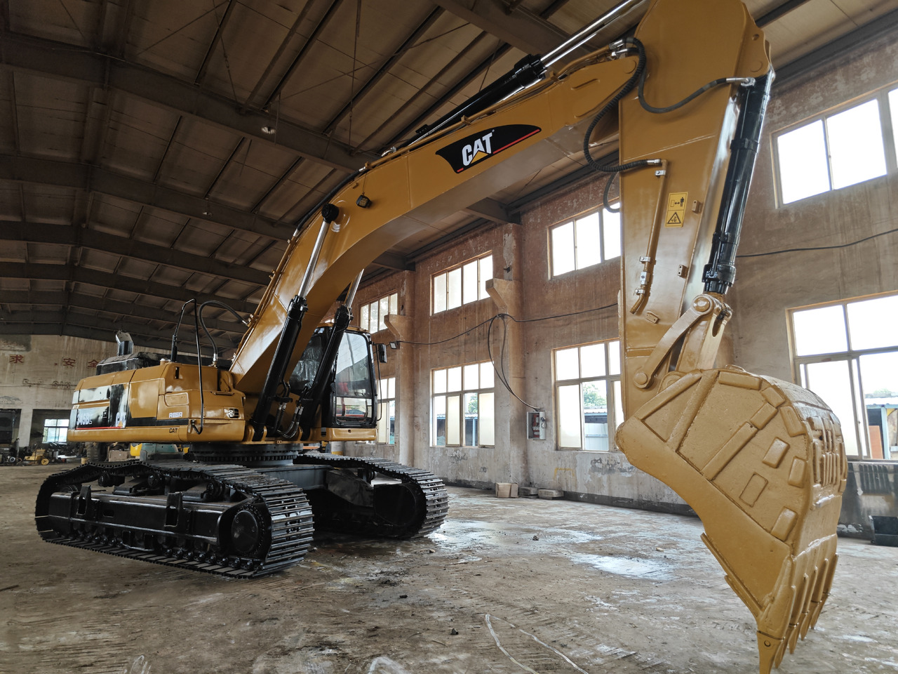 CATERPILLAR 345B - Ekskavator me zinxhirë: foto 4 CATERPILLAR 345B - Ekskavator me zinxhirë: foto 4