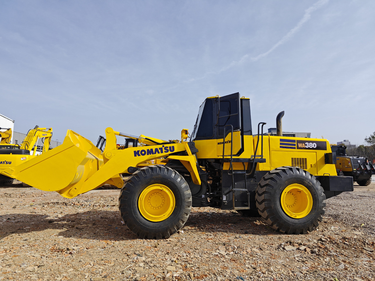 KOMATSU WA380 - Fadrom me goma: foto 1 KOMATSU WA380 - Fadrom me goma: foto 1