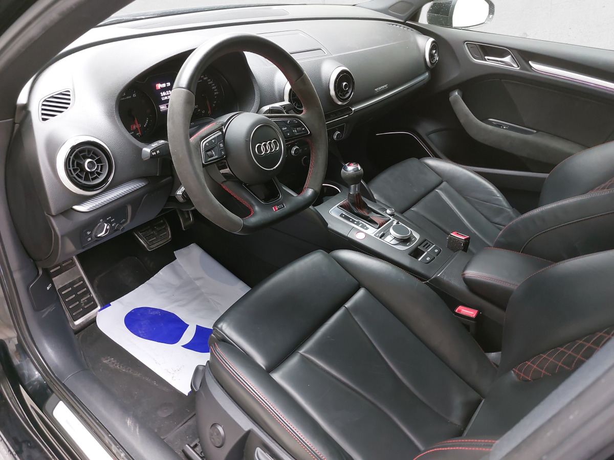 Veturë AUDI RS3 SEDAN: foto 10
