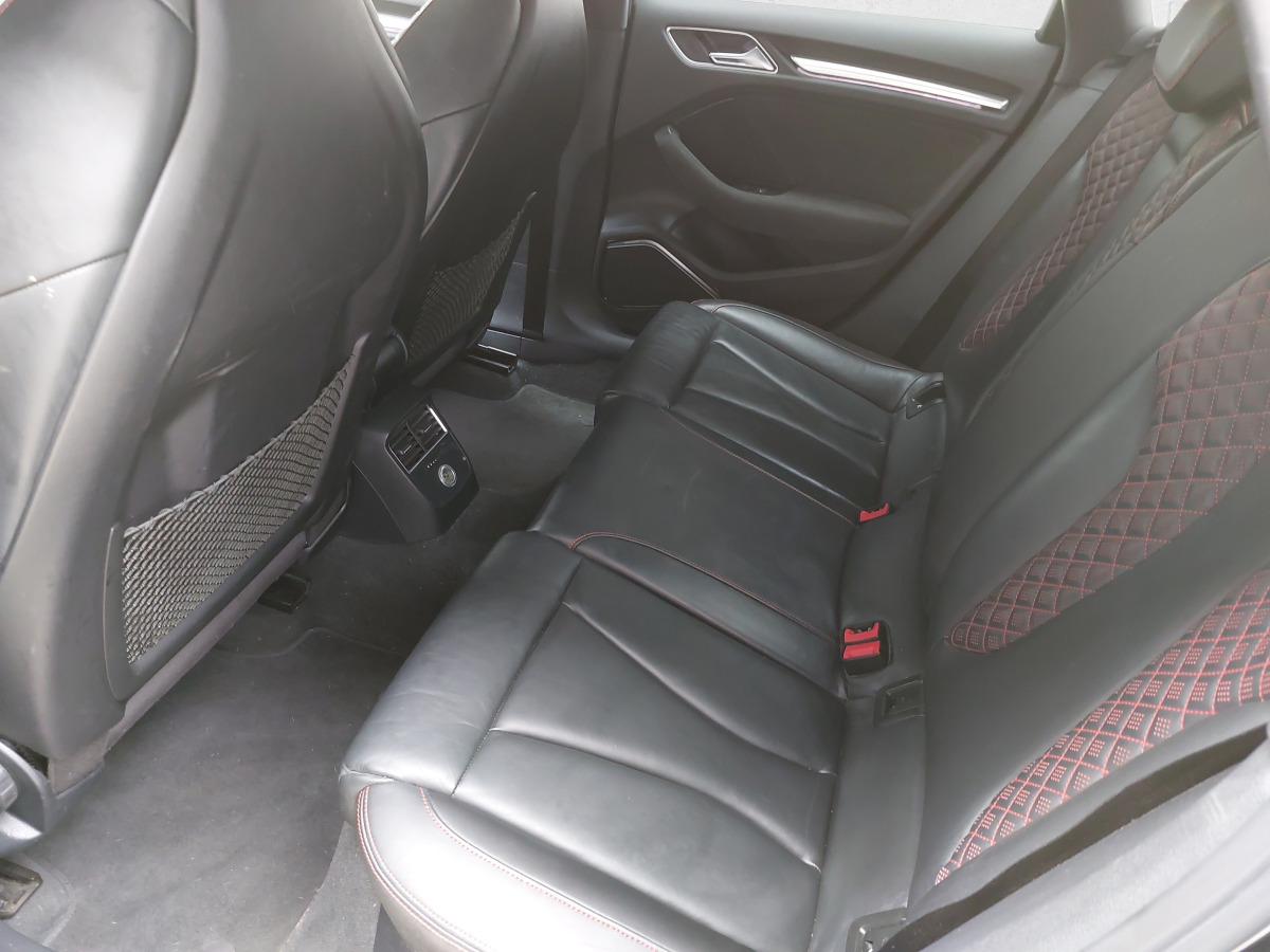 Veturë AUDI RS3 SEDAN: foto 11