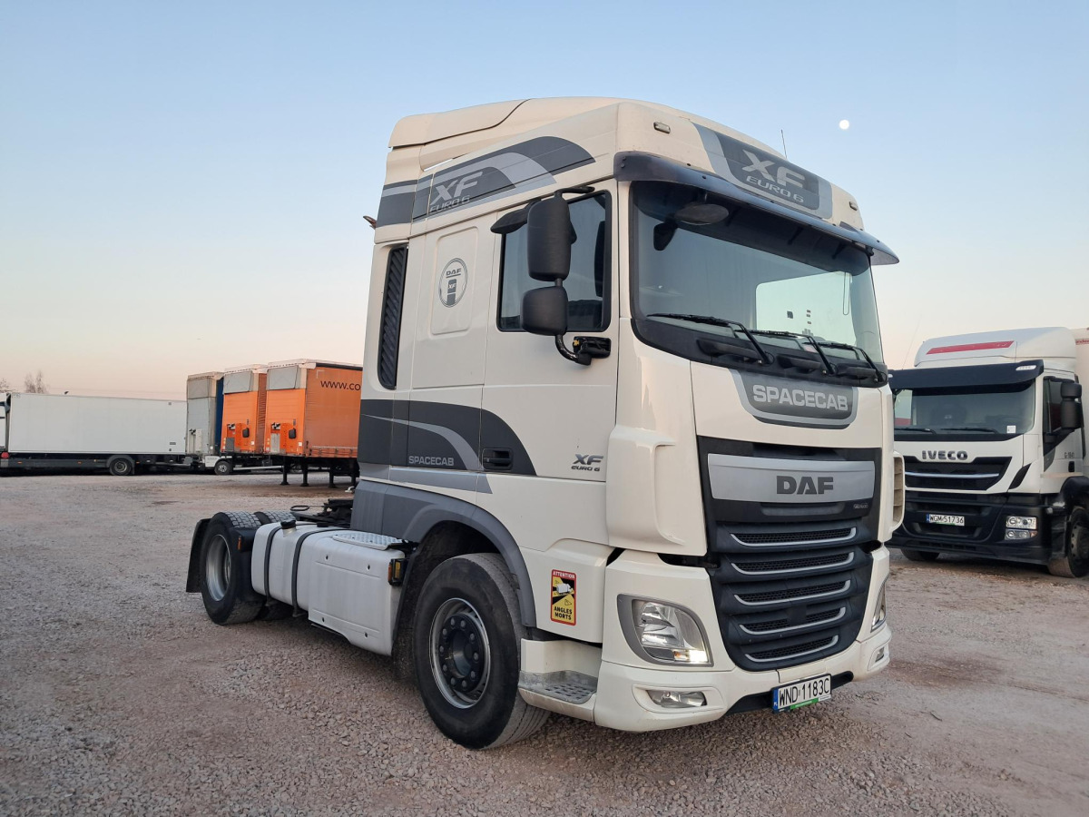 DAF XF 460 FT CIĄGNIK SIODŁOWY - Gjysmë-kamion: foto 1 DAF XF 460 FT CIĄGNIK SIODŁOWY - Gjysmë-kamion: foto 1