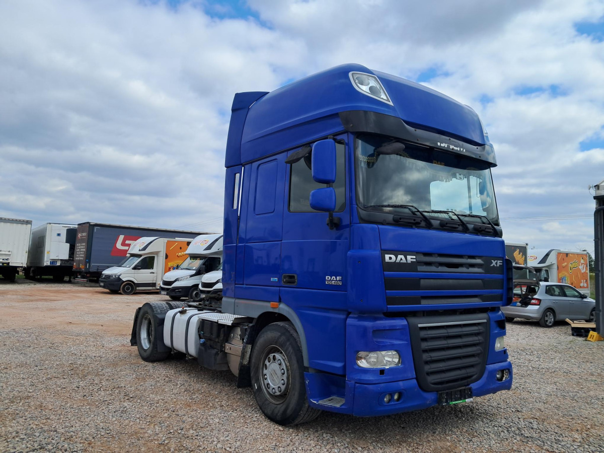 DAF XF CIĄGNIK SIODŁOWY - Gjysmë-kamion: foto 1 DAF XF CIĄGNIK SIODŁOWY - Gjysmë-kamion: foto 1