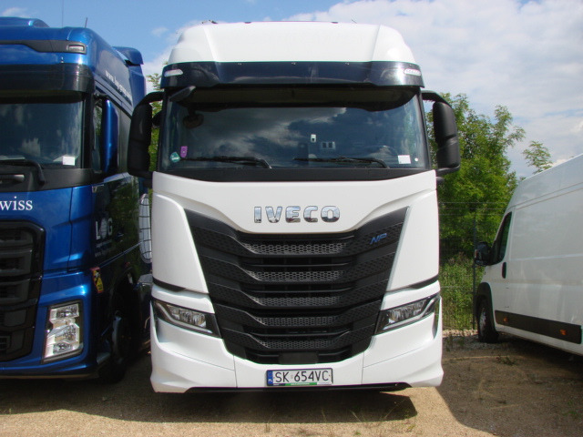 IVECO AS440ST/FP LT LNG CIĄGNIK SIODŁOWY - Gjysmë-kamion: foto 2 IVECO AS440ST/FP LT LNG CIĄGNIK SIODŁOWY - Gjysmë-kamion: foto 2