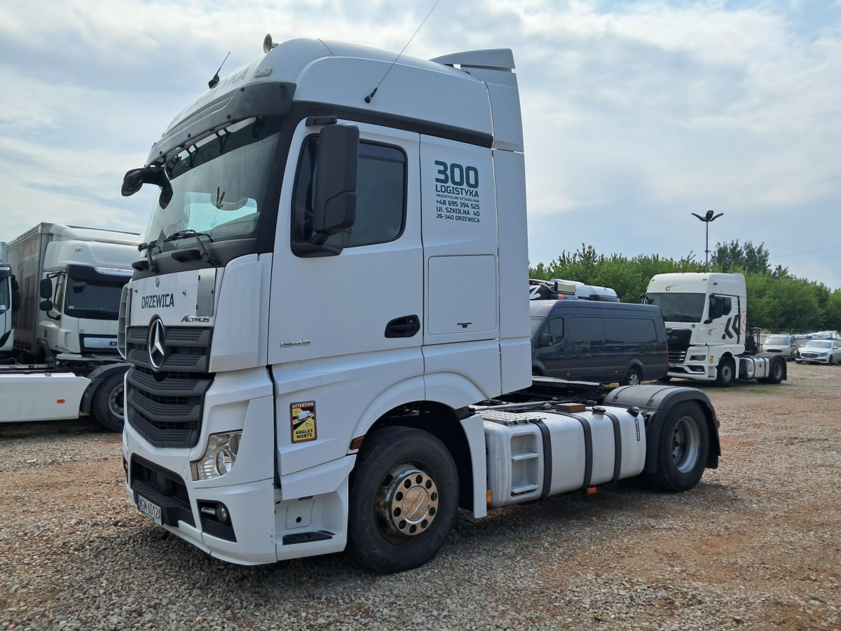 MERCEDES BENZ ACTROS CIĄGNIK SIODŁOWY - Gjysmë-kamion: foto 2 MERCEDES BENZ ACTROS CIĄGNIK SIODŁOWY - Gjysmë-kamion: foto 2