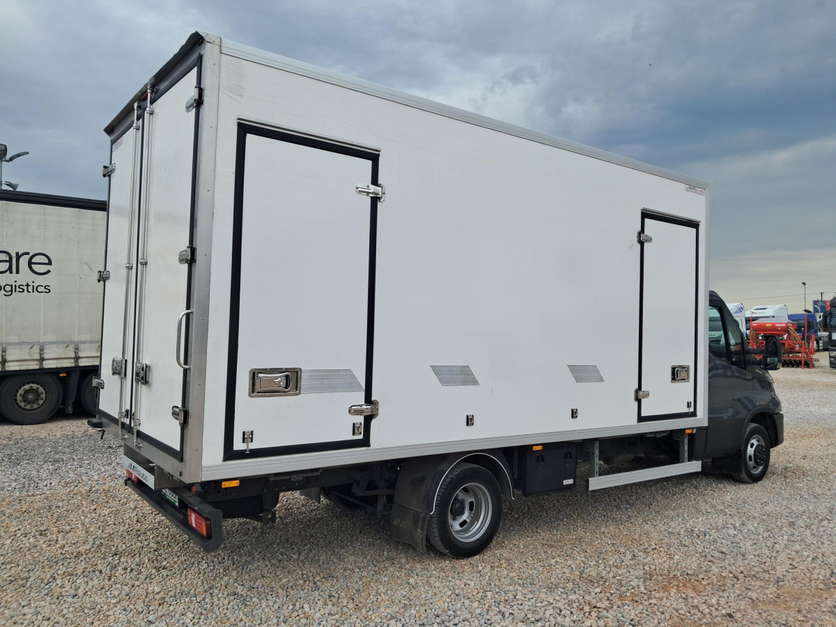 IVECO DAILY 50C18 CHŁODNIA/IZOTERMA - Furgon frigorifer: foto 4 IVECO DAILY 50C18 CHŁODNIA/IZOTERMA - Furgon frigorifer: foto 4