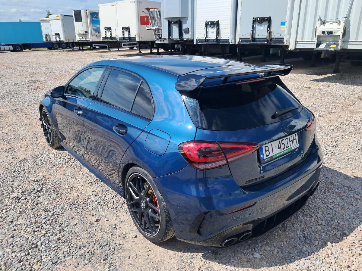 MERCEDES BENZ A45S HATCHBACK - Veturë: foto 4 MERCEDES BENZ A45S HATCHBACK - Veturë: foto 4