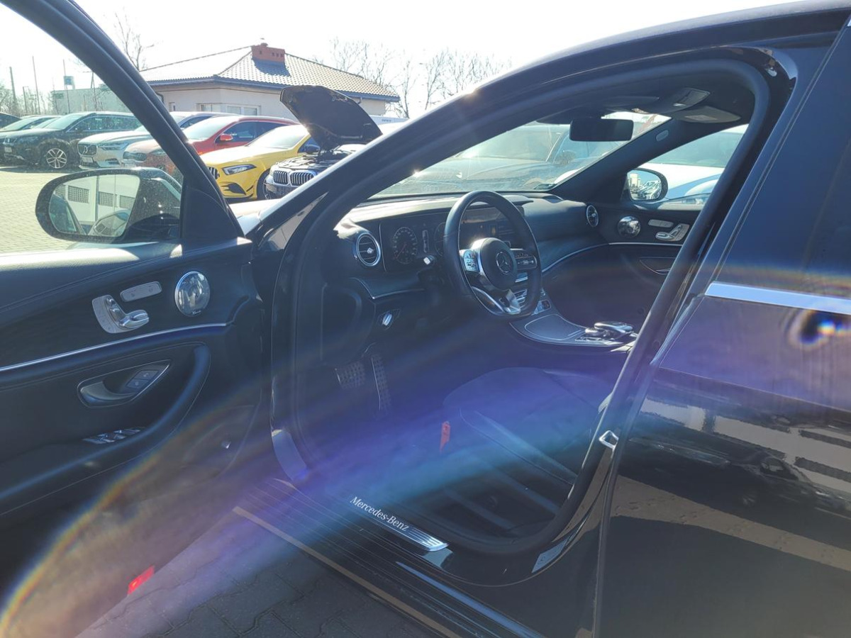 Veturë MERCEDES BENZ E 220 D 4MATIC SEDAN: foto 11
