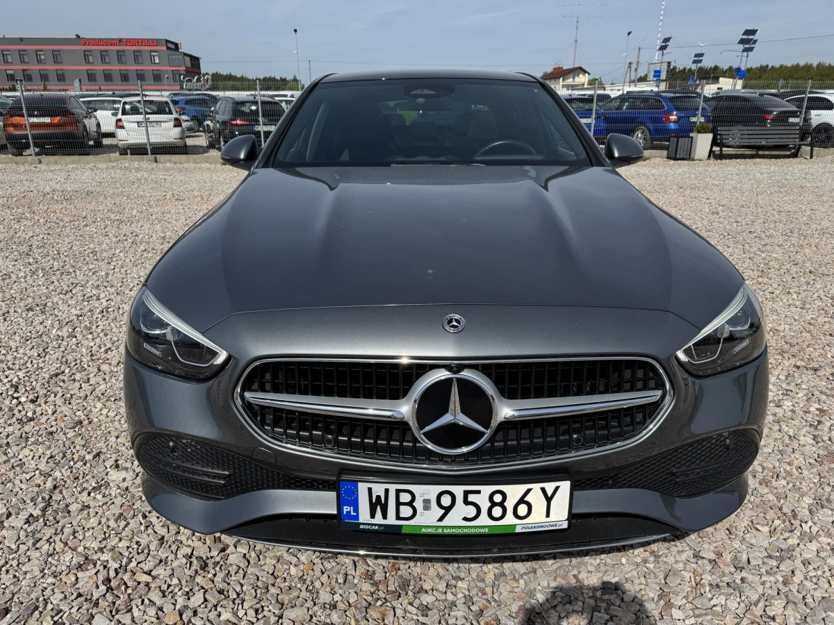 MERCEDES BENZ KLASA C SEDAN - Veturë: foto 2 MERCEDES BENZ KLASA C SEDAN - Veturë: foto 2