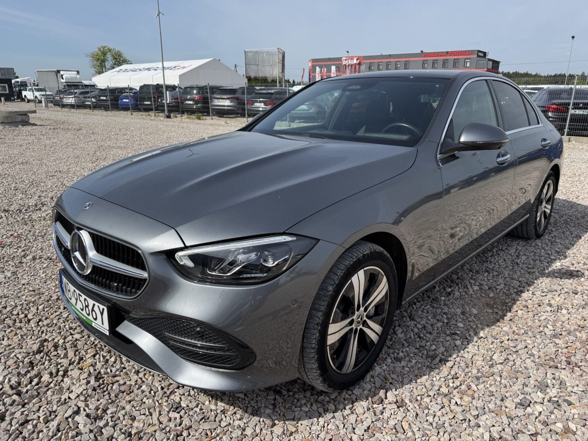 MERCEDES BENZ KLASA C SEDAN - Veturë: foto 3 MERCEDES BENZ KLASA C SEDAN - Veturë: foto 3