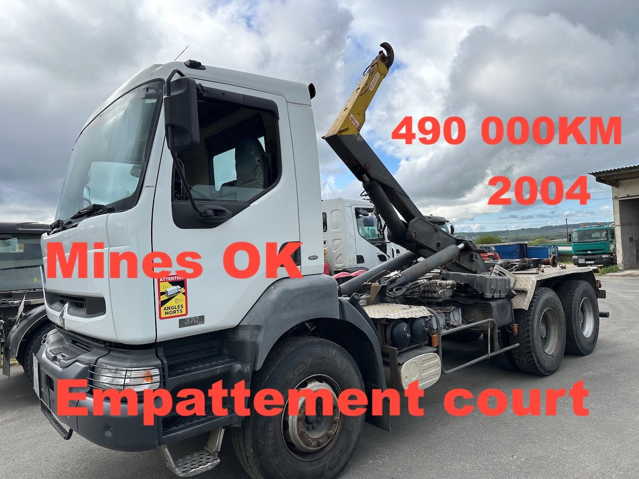 RENAULT KERAX 370 DCI - Kamion vetëngarkues: foto 1 RENAULT KERAX 370 DCI - Kamion vetëngarkues: foto 1