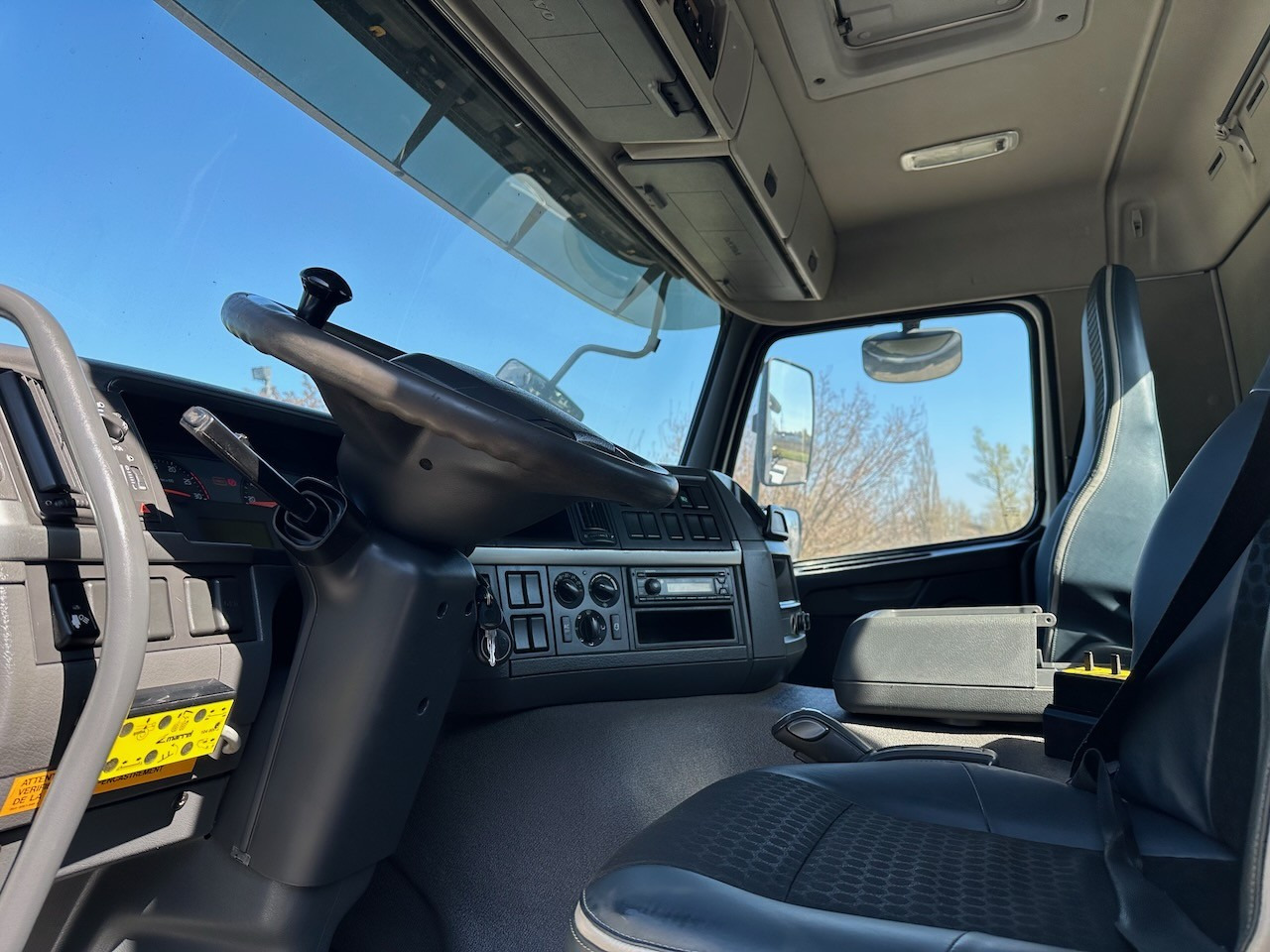 VOLVO FMX - Kamion vetëngarkues: foto 4 VOLVO FMX - Kamion vetëngarkues: foto 4
