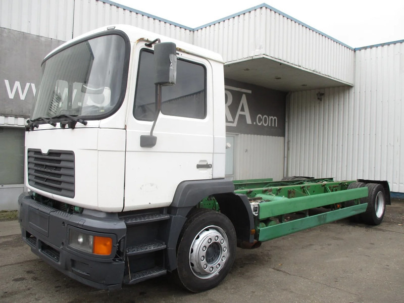 MAN 18.314 , Manual , 6 Cylinder - Kamion kabinë-shasi: foto 1 MAN 18.314 , Manual , 6 Cylinder - Kamion kabinë-shasi: foto 1
