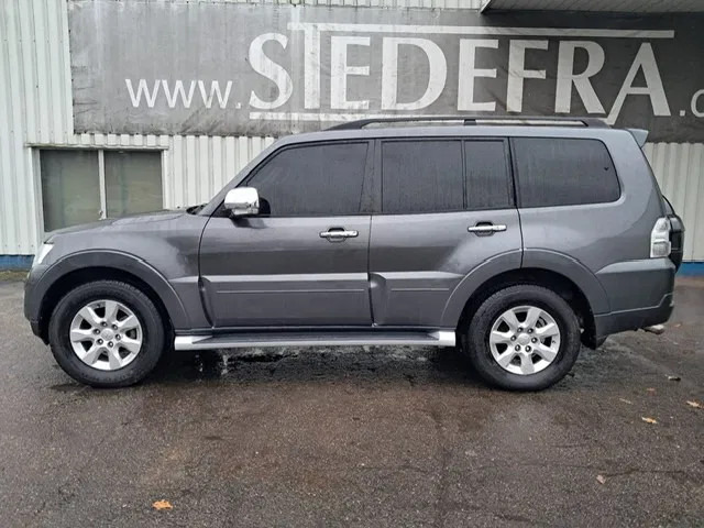 Mitsubishi Pajero GLS 3.5 - V6 , 4x4 , 7 Pers., Full Option - Veturë: foto 2 Mitsubishi Pajero GLS 3.5 - V6 , 4x4 , 7 Pers., Full Option - Veturë: foto 2