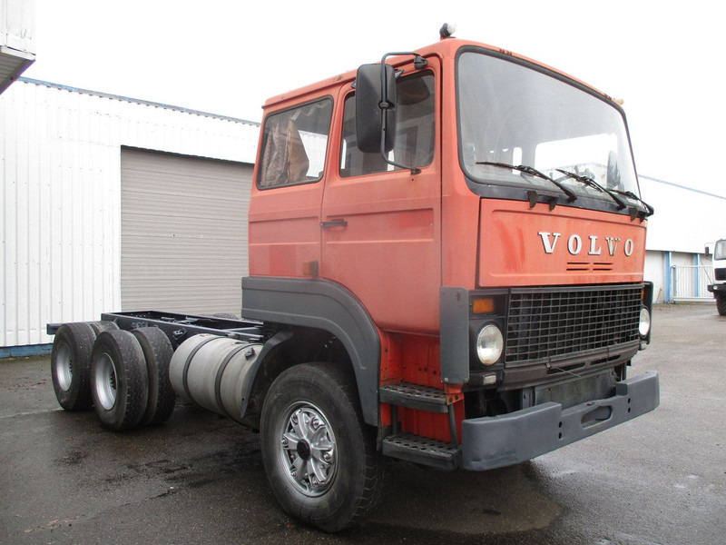 Volvo F7 , 6x4 , Manual , Euro 1 , Telma Retarder , Spring suspension - Kamion kabinë-shasi: foto 4 Volvo F7 , 6x4 , Manual , Euro 1 , Telma Retarder , Spring suspension - Kamion kabinë-shasi: foto 4