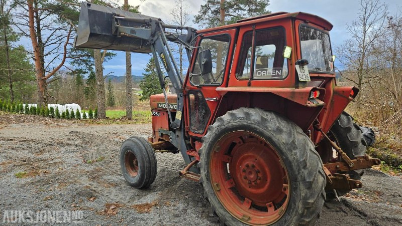 1982 Volvo 2250, Reparasjonsobjekt - Traktor: foto 4 1982 Volvo 2250, Reparasjonsobjekt - Traktor: foto 4