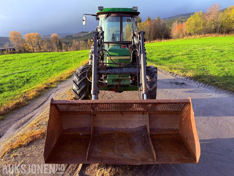1983 John Deere 2040 SYNCHRON 9527 timer m/ Frontlasterskuffe - Traktor: foto 5 1983 John Deere 2040 SYNCHRON 9527 timer m/ Frontlasterskuffe - Traktor: foto 5