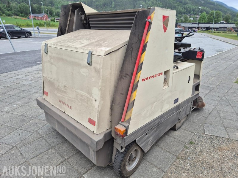 1995 Andre Wayne 928 D, dieseldrevet feiemaskin med oppsamler og tipp - Pajisje ndërtimi: foto 5 1995 Andre Wayne 928 D, dieseldrevet feiemaskin med oppsamler og tipp - Pajisje ndërtimi: foto 5