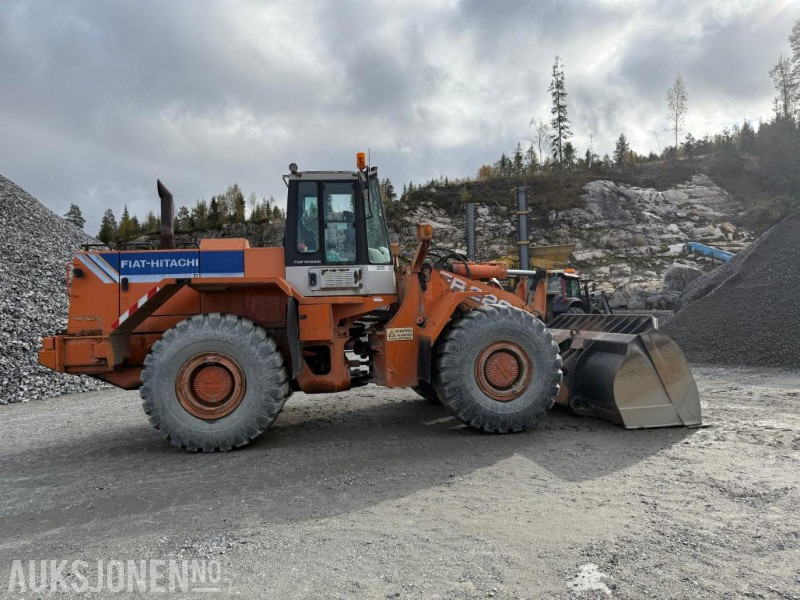 1995 Fiat-Hitachi FR 220.2 - Fadrom me goma: foto 5 1995 Fiat-Hitachi FR 220.2 - Fadrom me goma: foto 5