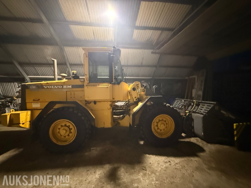 1996 Volvo L70C - Klappvinge - Sentralsmøring - 18 290t - Fadrom me goma: foto 4 1996 Volvo L70C - Klappvinge - Sentralsmøring - 18 290t - Fadrom me goma: foto 4