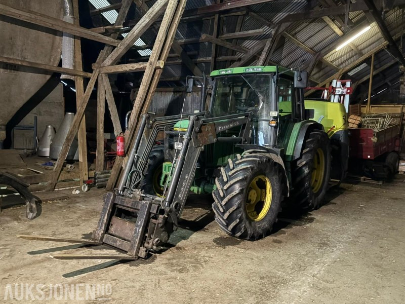 1997 John Deere 6300 med frontlaster - Traktor: foto 1 1997 John Deere 6300 med frontlaster - Traktor: foto 1