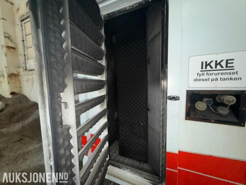 2001 SDMO JS180K aggregat - 180 kVA - Satema - 24 169 t - Biltilhenger - Pajisje ndërtimi: foto 4 2001 SDMO JS180K aggregat - 180 kVA - Satema - 24 169 t - Biltilhenger - Pajisje ndërtimi: foto 4