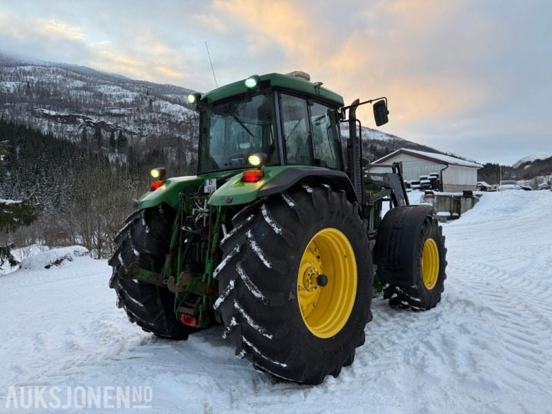 2002 John Deere RW7810 m/frontlaster og fronthydraulikk og pto - Traktor: foto 5 2002 John Deere RW7810 m/frontlaster og fronthydraulikk og pto - Traktor: foto 5