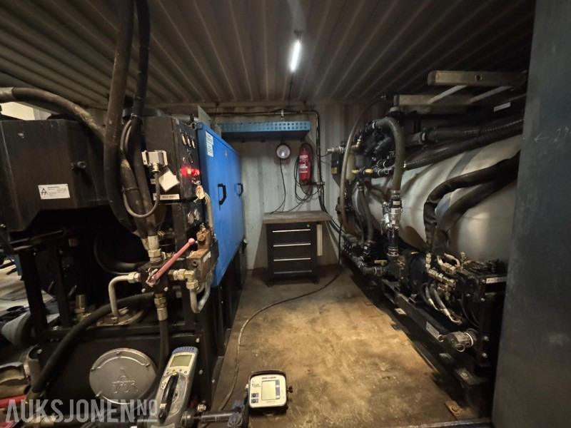 2002 Komplett styrt borerigg – Tracto-Technik Grundodrill 10S med container, mikser, kraftenhet, tracking - Sondë shpimi: foto 4 2002 Komplett styrt borerigg – Tracto-Technik Grundodrill 10S med container, mikser, kraftenhet, tracking - Sondë shpimi: foto 4