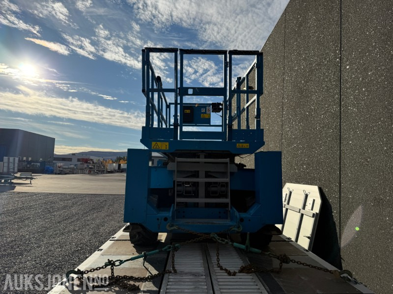2004 Genie GS-3268R - Sakselift - 4x4 - 4152kg - 3734t - Platformë ajrore: foto 5 2004 Genie GS-3268R - Sakselift - 4x4 - 4152kg - 3734t - Platformë ajrore: foto 5
