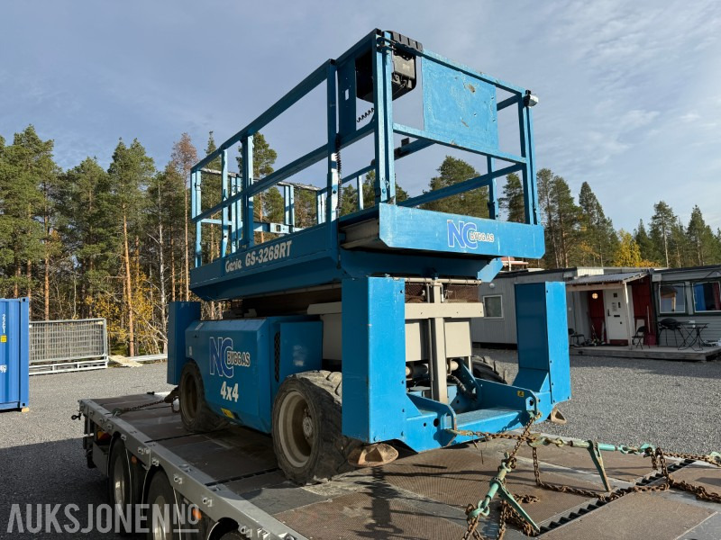 2004 Genie GS-3268R - Sakselift - 4x4 - 4152kg - 3734t - Platformë ajrore: foto 3 2004 Genie GS-3268R - Sakselift - 4x4 - 4152kg - 3734t - Platformë ajrore: foto 3