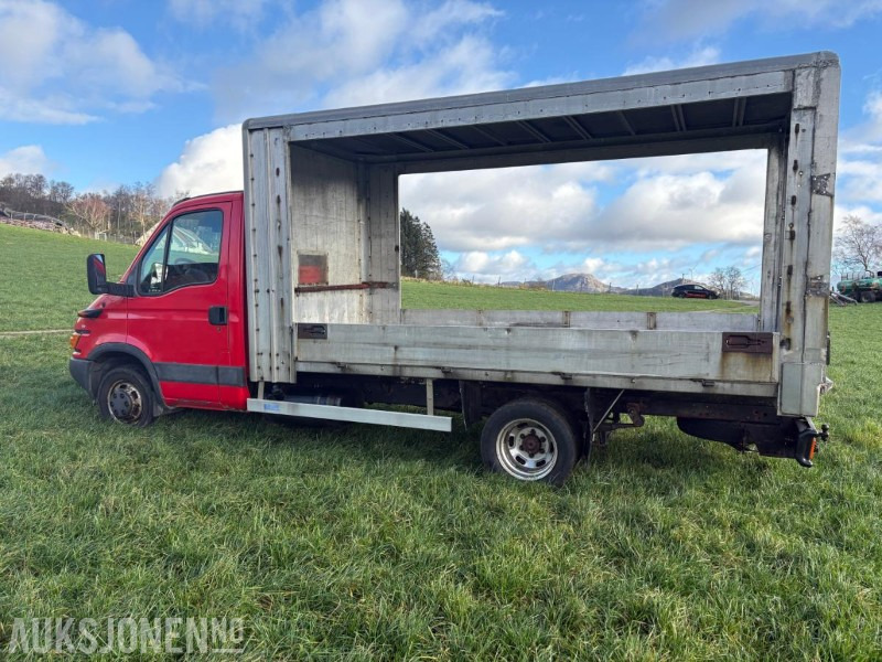 2004 Iveco Daily Med aluminiums plan og kapell ramme - Kamion me karroceri të hapur: foto 4 2004 Iveco Daily Med aluminiums plan og kapell ramme - Kamion me karroceri të hapur: foto 4