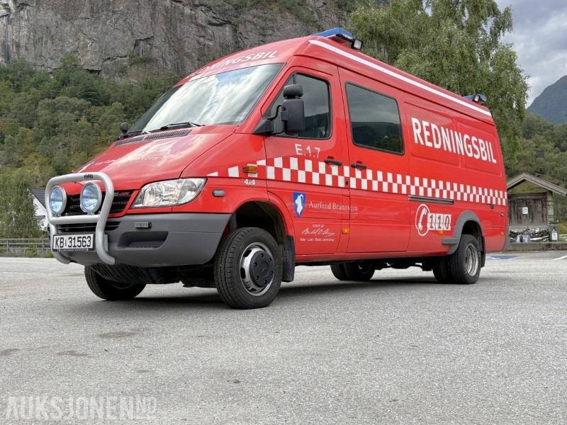 2005 Mercedes-Benz Sprinter 4-motion / 4X4 redningsbil - fullutstyrt - Zjarrfikëse: foto 1 2005 Mercedes-Benz Sprinter 4-motion / 4X4 redningsbil - fullutstyrt - Zjarrfikëse: foto 1