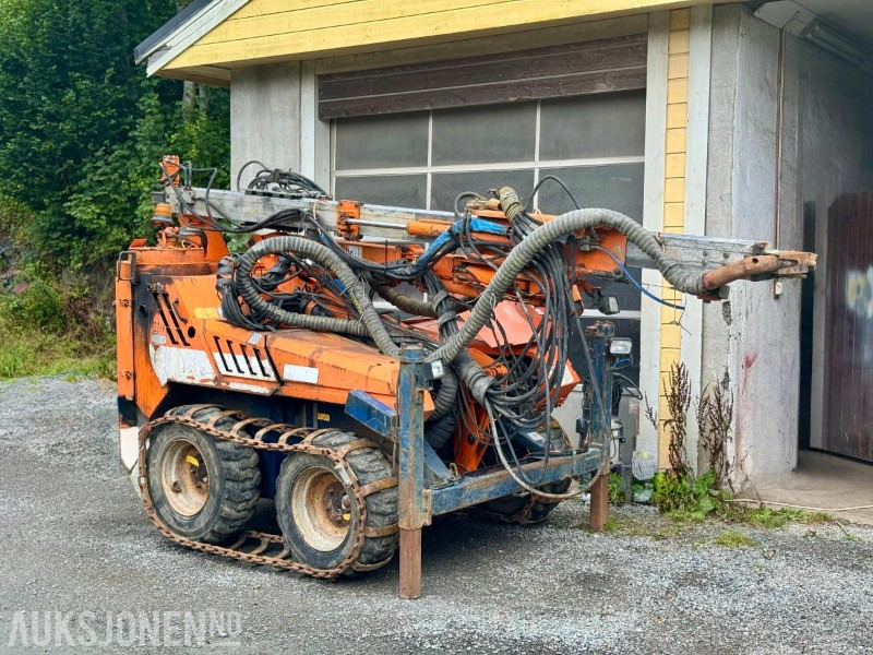 2005 Tamrock Commando 120 Borerigg - Slagtimer: 5481 - Sondë shpimi: foto 3 2005 Tamrock Commando 120 Borerigg - Slagtimer: 5481 - Sondë shpimi: foto 3