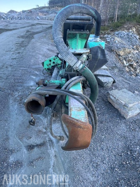 2006 IR Montabert boretårn CPA 225 - HC 40 hammer - Nytt S70 feste i 2022 - Ilmeg støvsuger - kompressor - Sondë shpimi: foto 3 2006 IR Montabert boretårn CPA 225 - HC 40 hammer - Nytt S70 feste i 2022 - Ilmeg støvsuger - kompressor - Sondë shpimi: foto 3