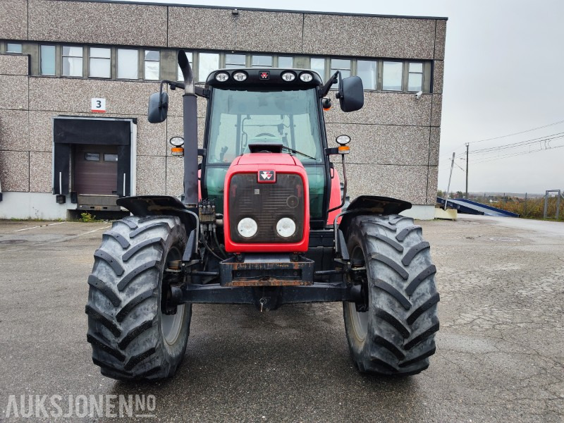 2006 Massey Ferguson 5460 – 1619 timer – Velholdt traktor i god stand - Traktor: foto 5 2006 Massey Ferguson 5460 – 1619 timer – Velholdt traktor i god stand - Traktor: foto 5