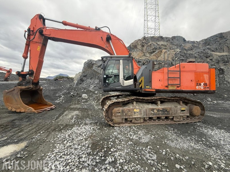 2008 Hitachi ZX670LCH-3 - Gravemaskin med hevbar hytte - Ekskavator: foto 1 2008 Hitachi ZX670LCH-3 - Gravemaskin med hevbar hytte - Ekskavator: foto 1