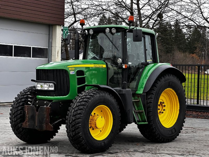 2009 John Deere 6930 Premium traktor - Traktor: foto 1 2009 John Deere 6930 Premium traktor - Traktor: foto 1